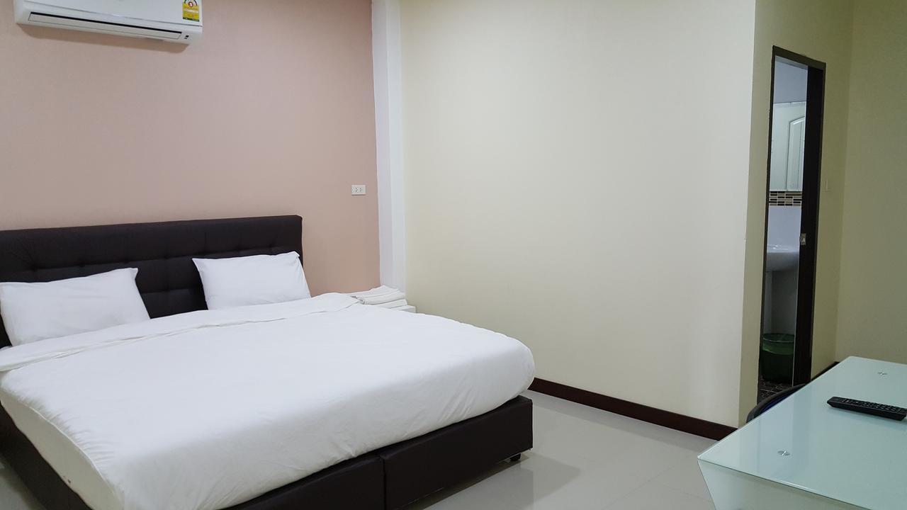 Charoensuk Grand Hotel Kabin Buri Экстерьер фото