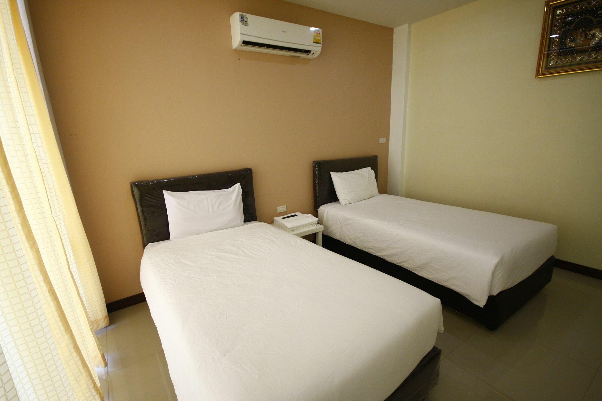 Charoensuk Grand Hotel Kabin Buri Экстерьер фото